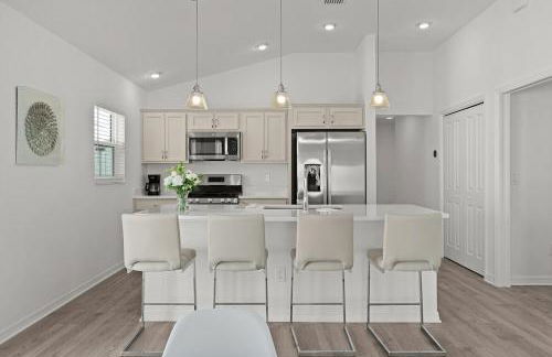 Spacious Golf Retreat-2 King Beds-Golf Cart- Full Kitchen & TVs in Every Room - Foto 47