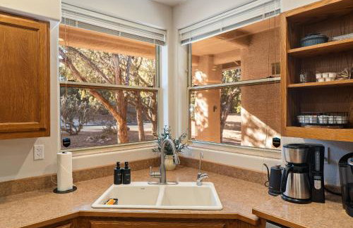 LUX Sedona Retreat - Hot tub & Game room - Foto 39