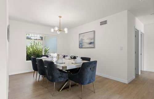 NEW Remodeled Northridge 5 Bedroom Near CSUN & Sherwood Forest - Foto 3