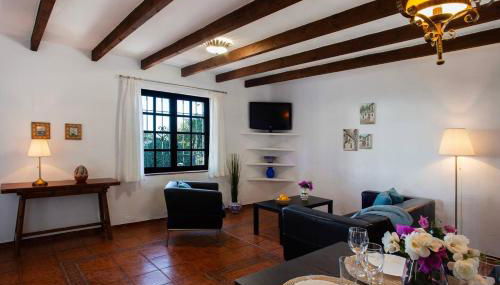 Beautiful house with garden & views in Mijas - Photo 4