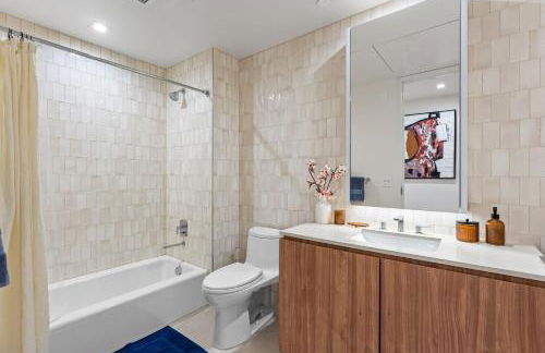 Pearl Coast - Modern 2BR with Rooftop Pool & Views - Foto 16