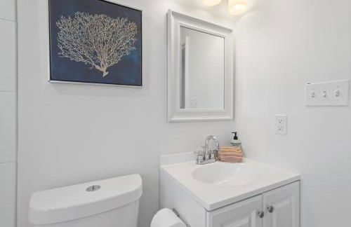 2-Bed Home by the Bay - Foto 32