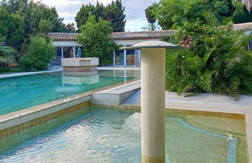 2 Bedroom Cozy Home In Aramon - Foto 2