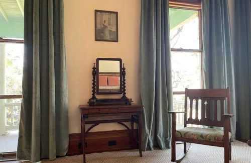 Large Historical Home for Groups Walk to Downtown! - Foto 19