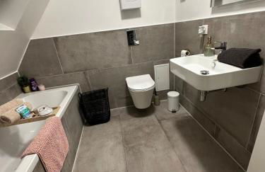 Moderne schicke Dachgeschosswohnung 15 min bis Düsseldorf - Foto 6