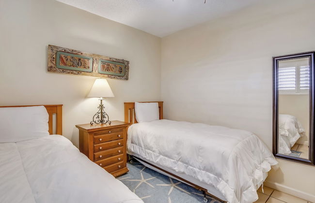 Beachfront Getaway by Ryson Vacation Rentals - Photo 13