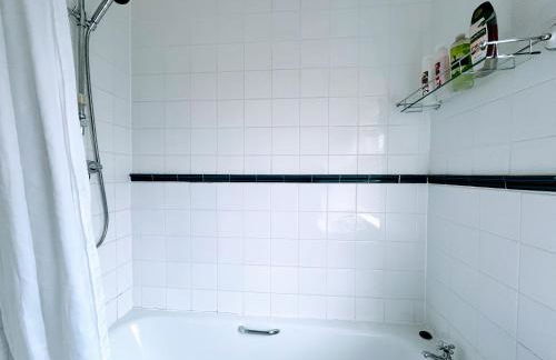 Luxury Beds Parking 2 Bathrooms 3 Large Bedrooms Nice Area - Foto 7