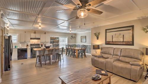 Lakefront Greers Ferry Cabin with Covered Boat Slip! - Foto 3