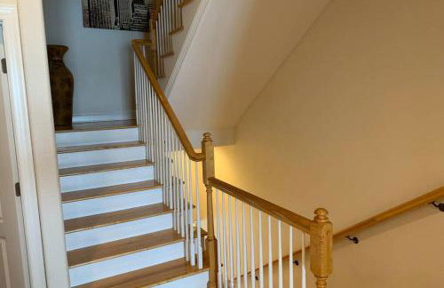 Luxury and Spacious Waterside Getaway - Foto 17