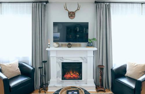 Elegant Escape 2 blocks to Historic downtown - Foto 1