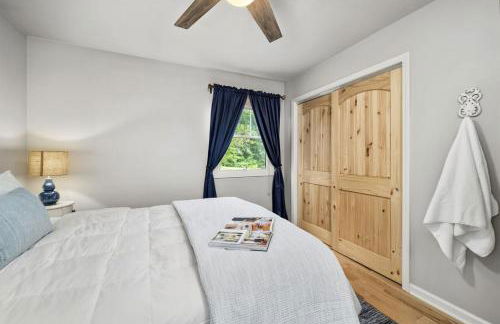 Family-Friendly 3BR Home w Bunk Room & Yard - Photo 30