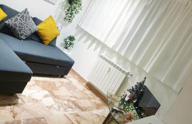 Iris Apartment with Jacuzzi - Easy City Access - Foto 2