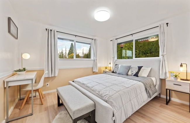 Lakeview Home in Renton, Walk to Beach, AC, Fenced - Photo 2