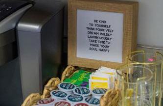 Charming and Cozy 1 Bedroom 1 Bathroom Guest Suite in Silverlake - Foto 10