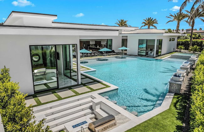 Sleeps 17 Pool & Pickleball Sun-kissed Desert Escape Bravo Villa #1 by Avantstay - Foto 76