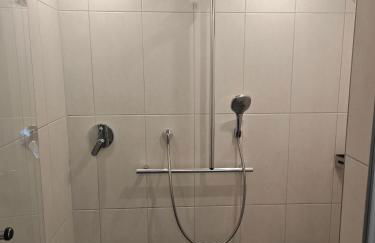 Haus 2 Etagen Garten 1 Badezimmer,1 Gäste Wc 200 Qm 5 Betten Gehoben mit Garten - Foto 47