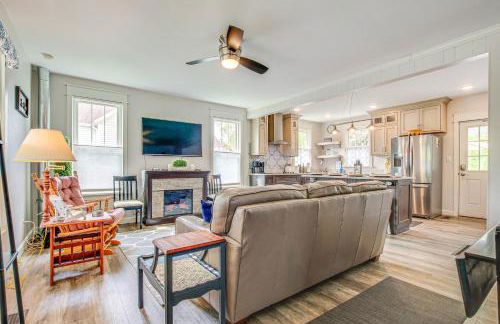 Lavish House with Patio - 2 Blocks to Green Lake! - Foto 1