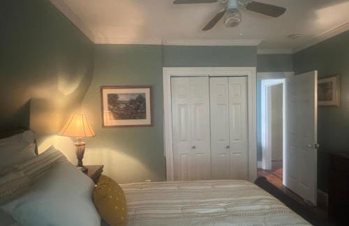 2Br Private Victorian Apartment in City location on half acre Sleeps 5 - Foto 17