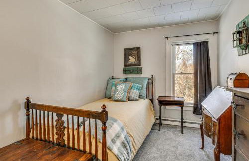 Easy Beach Access! Classic New London Charmer - Foto 17