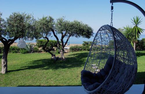 Seafront Calista Beach House With Garden - Foto 27