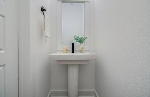 Modern getaway near downtown and airport - Foto 23