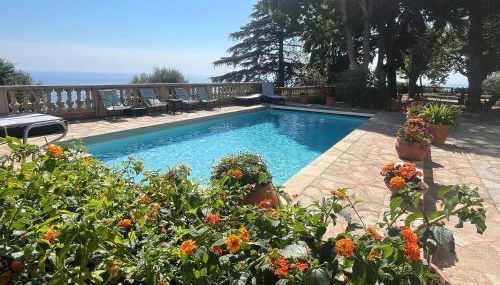 RDC maison de maitre pour 6 personnes avec piscine et jacuzzi - Foto 4