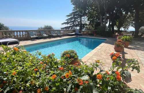 RDC maison de maitre pour 6 personnes avec piscine et jacuzzi - Photo 4