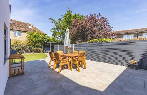 FAMILY FRIENDLY ESCAPE IN ETON, COUNTRYSIDE VIEWS with Hot Tub - By Tempstay - Foto 36