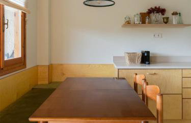 VYTINA LOFTS - Cozy 2-Level Loft Apartments with Fireplace & Mountain Views - Photo 15