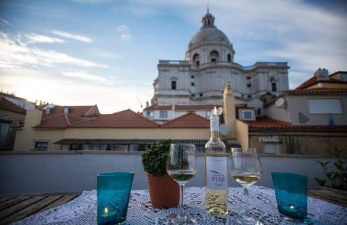 Duplex with terrace in Alfama, Central Lisbon - Photo 22