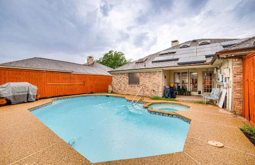 Pet-Friendly Home with Pool - 8 Mi to Central Plano! - Foto 1