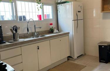 Casa Praia Grande 5min praia, 2 vagas, wi fi , 3 banheiros , piscina grande , freezer extra gelo , churrasqueira , até 9 pessoas - Photo 14