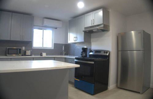 Brand new 3 bedroom apt close to all - Foto 25