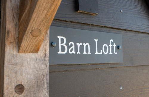 Peaceful Stylish Entire Apartment - Views, Gardens, Firepit, Balcony - Photo 29