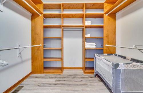 Elegant Pataskala Home with Hot Tub and Fire Pit! - Foto 19