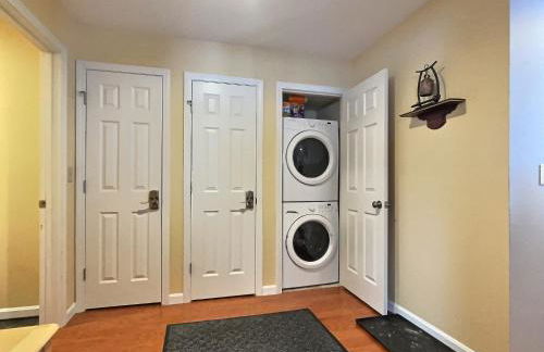 SnowDen - Pool, Gym, Hiking, Fireplace! - Foto 13