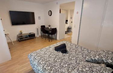 Cosy Home 4 - Spacieux studio avec parking - 30 min Paris - Foto 3