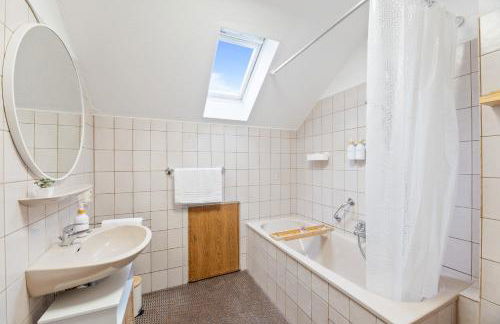 Kingsize Bett, Balkon, Arbeitsplatz, Netflix - Foto 17