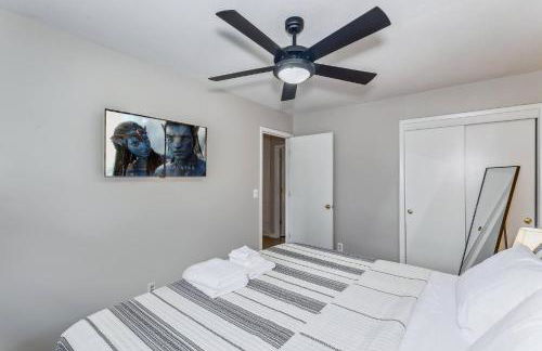 HotTub, King & PoolTable~East Wichita - Foto 23