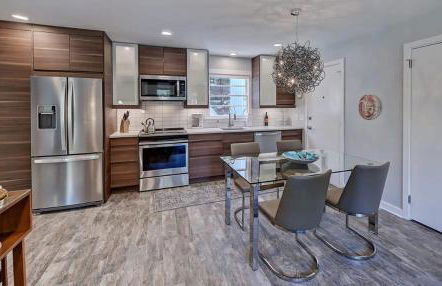 Spacious Conveniently Located 1BR in Myers Park - Photo 3