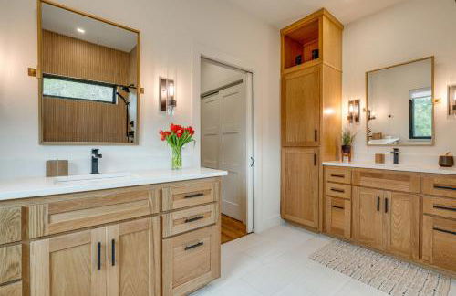 Chic Burnet Home on Lake Buchanan with 2 Fireplaces! - Foto 25