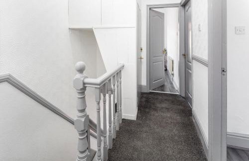 Superb Spacious House For Contractors & Families & Private Parking By Liverpool Short Stay - Foto 33