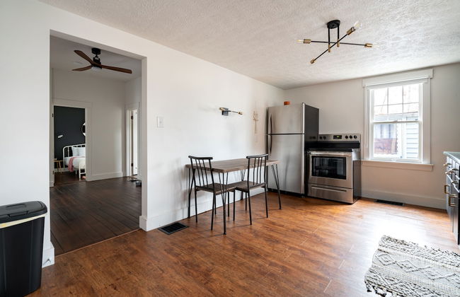 NEW Luxe Pet Friendly Free Parking Downtown - Foto 72