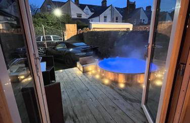 The Connaught Suite - Inc Private Hot Tub - Photo 18