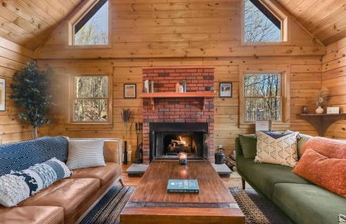 Lakefront Log Cabin, Private Lake Access w/Peloton - Foto 46