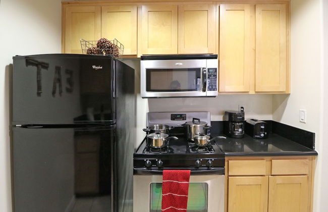 LAs Premier Apartments - Photo 30