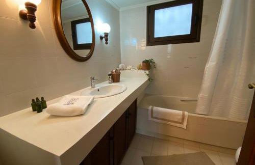 Villa Eleonas by the Sea with private pool - Foto 23