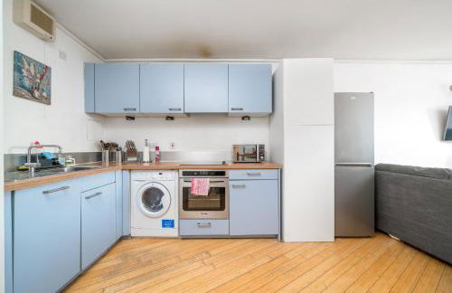 Lovely 3BD Flat, Parking, sleeps SIX close to O2 - Foto 33