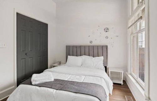 2 Units Combined - Historic 5BR - 2 Living - 2 Kitchens - Photo 15