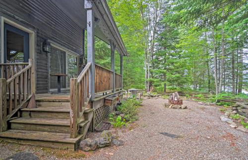 Rustic and Modern Home with Fire Pit on Tower Pond! - Foto 25